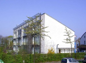 Passivhaus_Darmstadt_Kranichstein_Fruehling_2006